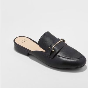 *SOLD* Trendy Black Loafers